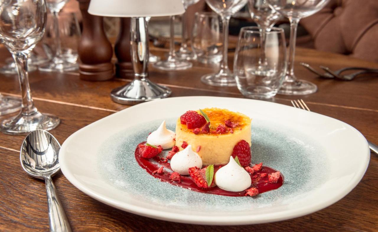 The Feathers Hotel 러들로 외부 사진