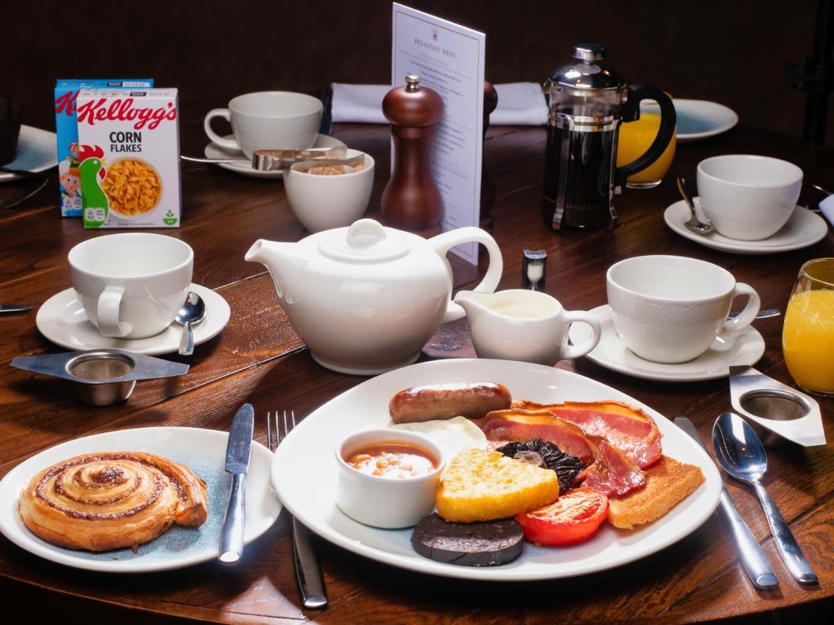 The Feathers Hotel 러들로 외부 사진