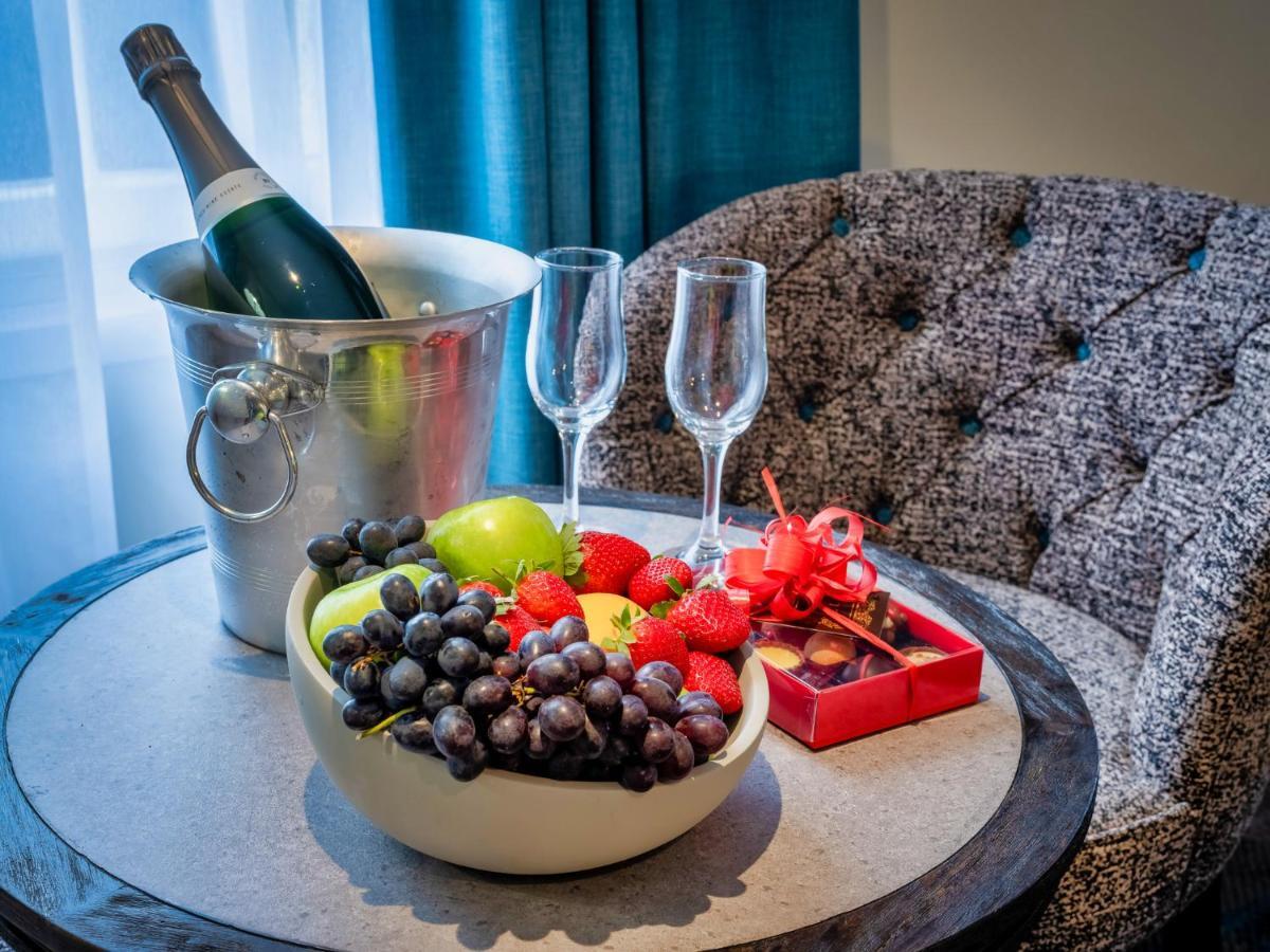 The Feathers Hotel 러들로 외부 사진